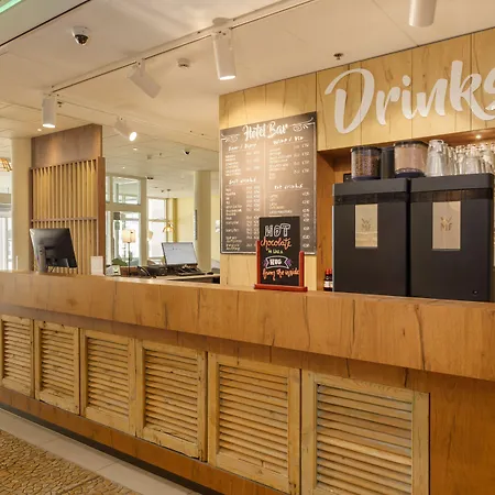 호텔 Beachhotel By Center Parcs 4*