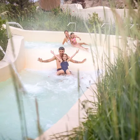 Beachhotel By Center Parcs 잔드보르트