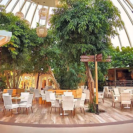 Beachhotel By Center Parcs Hotel 4*