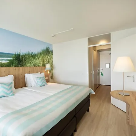Beachhotel By Center Parcs 4*