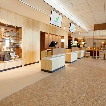 Beachhotel By Center Parcs Hotel