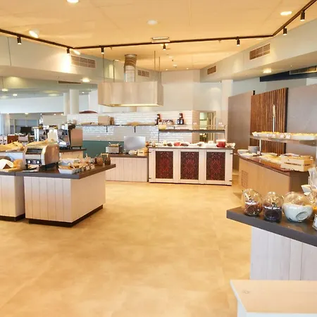 Beachhotel By Center Parcs 잔드보르트