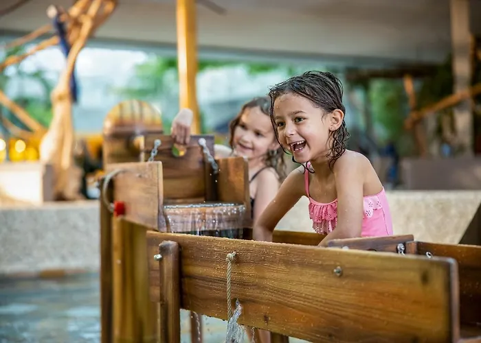 Beachhotel By Center Parcs 4* Zandvoort