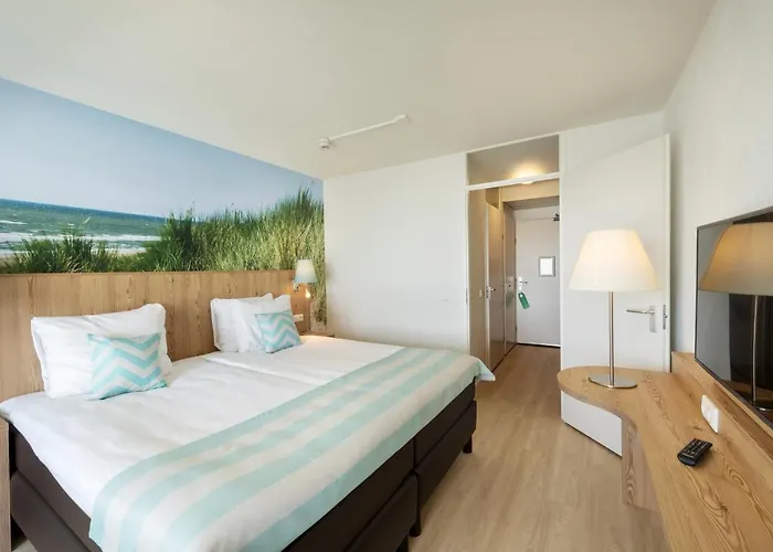 Beachhotel By Center Parcs 4*